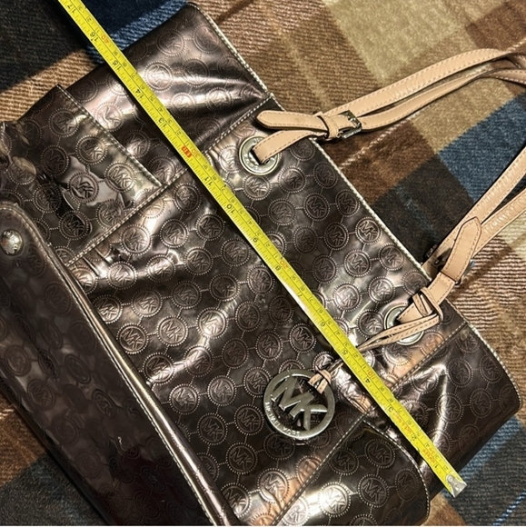 Michael Kors Shimmery Tote Bag - Picture 3 of 16